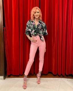 Ema Stokholma feet photo thumbnail