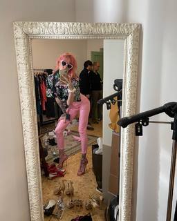 Ema Stokholma feet photo thumbnail