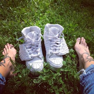 Ema Stokholma feet photo thumbnail