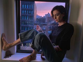 Ema Stokholma feet photo thumbnail