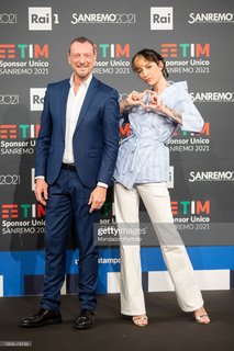 Ema Stokholma feet photo thumbnail