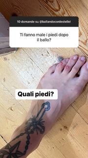 Ema Stokholma feet photo thumbnail