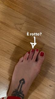 Ema Stokholma feet photo thumbnail