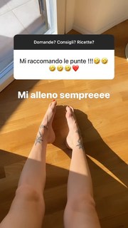 Ema Stokholma feet photo thumbnail