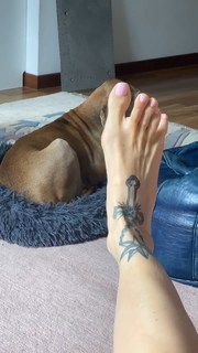 Ema Stokholma feet photo thumbnail