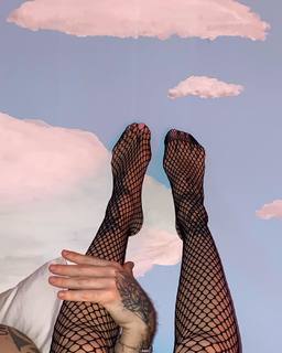 Ema Stokholma feet photo thumbnail