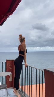 Ema Stokholma feet photo thumbnail