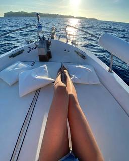 Ema Stokholma feet photo thumbnail