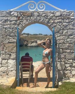 Ema Stokholma feet photo thumbnail