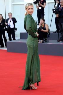 Ema Stokholma feet photo thumbnail