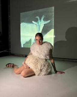 Ema Stokholma feet photo thumbnail