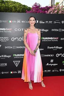 Ema Stokholma feet photo thumbnail