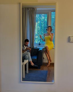 Ema Stokholma feet photo thumbnail