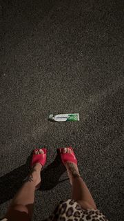 Ema Stokholma feet photo thumbnail