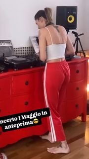 Ema Stokholma feet photo thumbnail