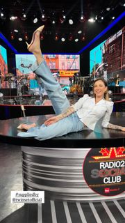 Ema Stokholma feet photo thumbnail