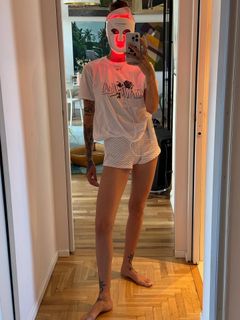 Ema Stokholma feet photo thumbnail