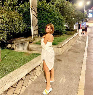 Eman El-Assy feet photo thumbnail