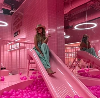 Eman El-Assy feet photo thumbnail