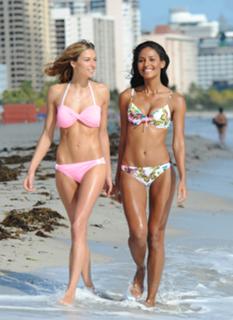 Emanuela de Paula feet photo 14
