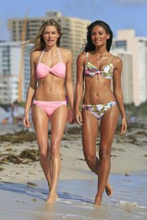 Emanuela de Paula feet photo 6