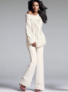 Emanuela de Paula feet photo 2