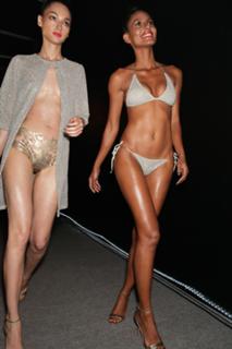 Emanuela de Paula feet photo 7