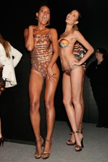 Emanuela de Paula feet photo 6