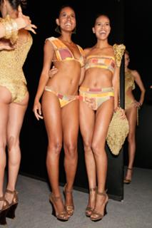 Emanuela de Paula feet photo 4