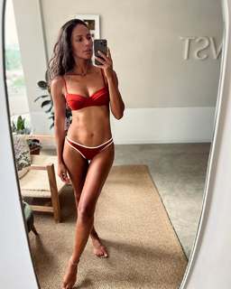 Emanuela de Paula feet photo 14