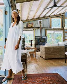 Emanuela de Paula feet photo 10