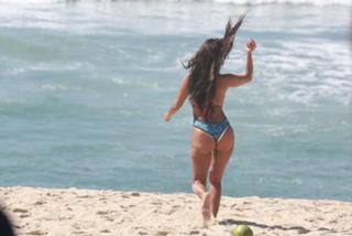 Emanuelle Araújo feet photo 12