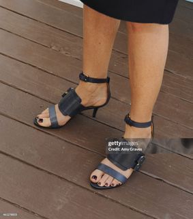 Embeth Davidtz feet photo thumbnail