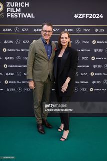 Embeth Davidtz feet photo thumbnail