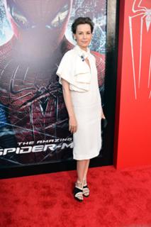 Embeth Davidtz feet photo thumbnail