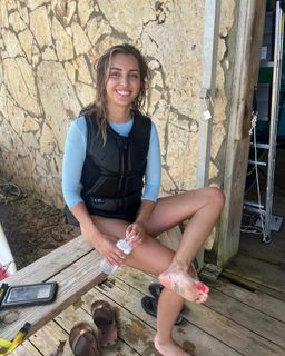 Emelia Hartford feet photo 12