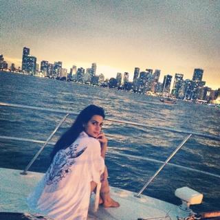 Emeraude Toubia feet photo thumbnail
