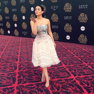 Emeraude Toubia feet photo thumbnail