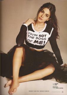 Emeraude Toubia feet photo thumbnail