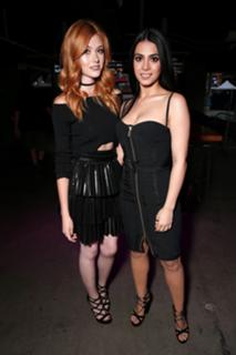 Emeraude Toubia feet photo thumbnail