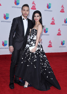 Emeraude Toubia feet photo thumbnail