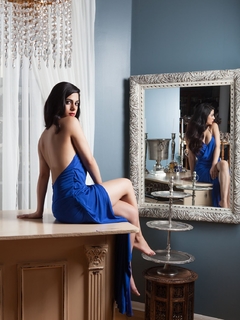 Emeraude Toubia feet photo thumbnail