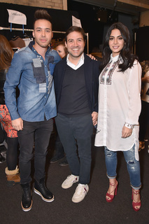 Emeraude Toubia feet photo thumbnail