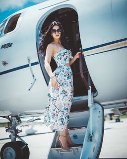 Emeraude Toubia feet photo thumbnail