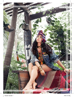 Emeraude Toubia feet photo thumbnail