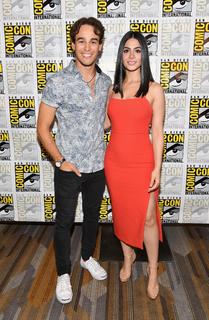 Emeraude Toubia feet photo thumbnail