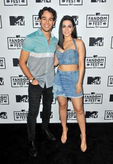 Emeraude Toubia feet photo thumbnail