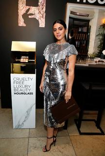 Emeraude Toubia feet photo thumbnail