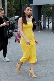 Emeraude Toubia feet photo thumbnail