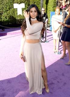 Emeraude Toubia feet photo thumbnail